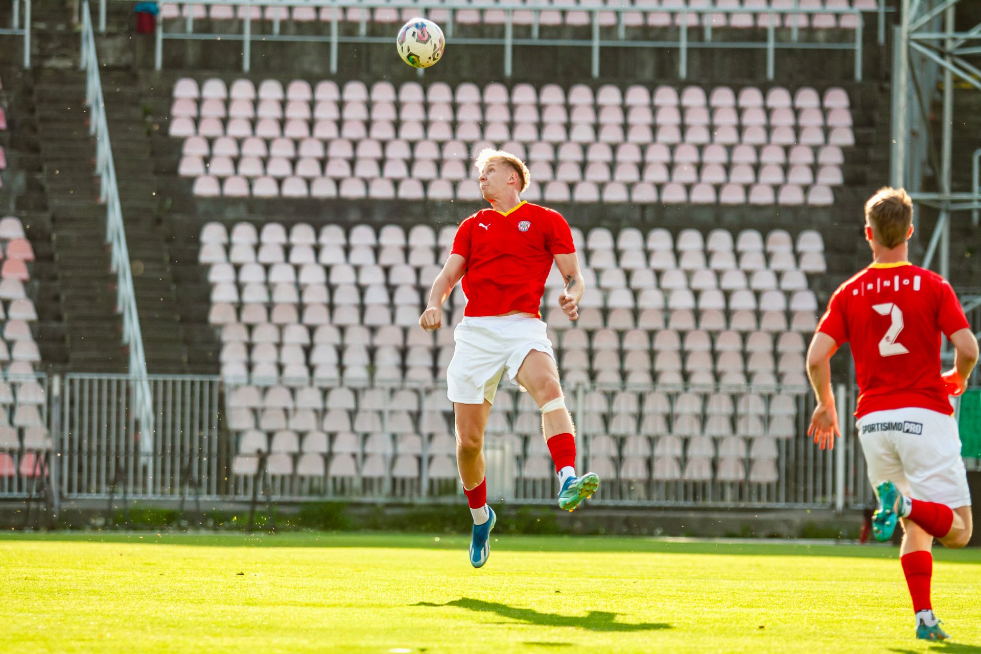 Dvoug�lov� Pragr nasm�roval b��ko k jasn� v�h�e nad Zl�nem