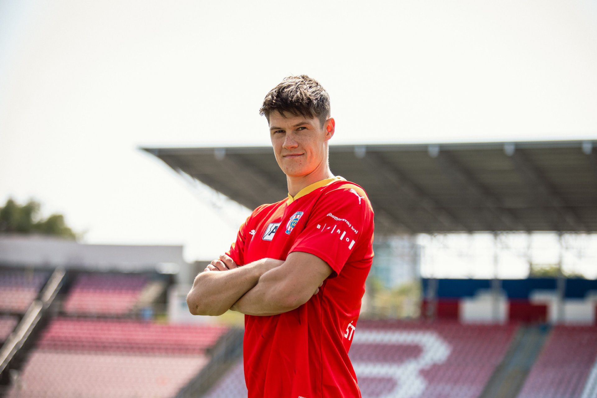 Do Zbrojovky Brno p�ich�z� z Jablonce �to�n�k Oliver Velich