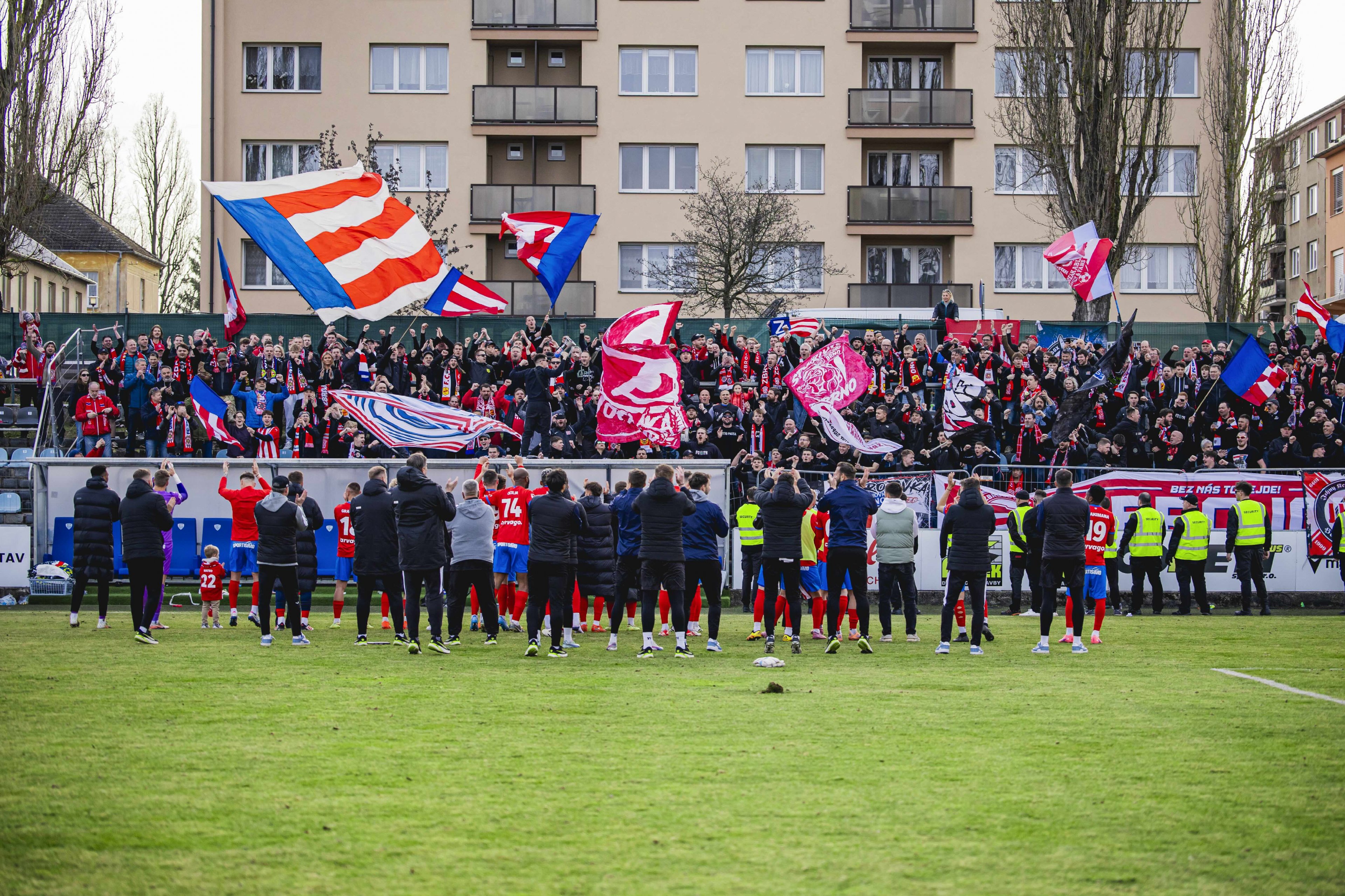 Informace pro fanou�ky Zbrojovky k v�jezdu do Prost�jova