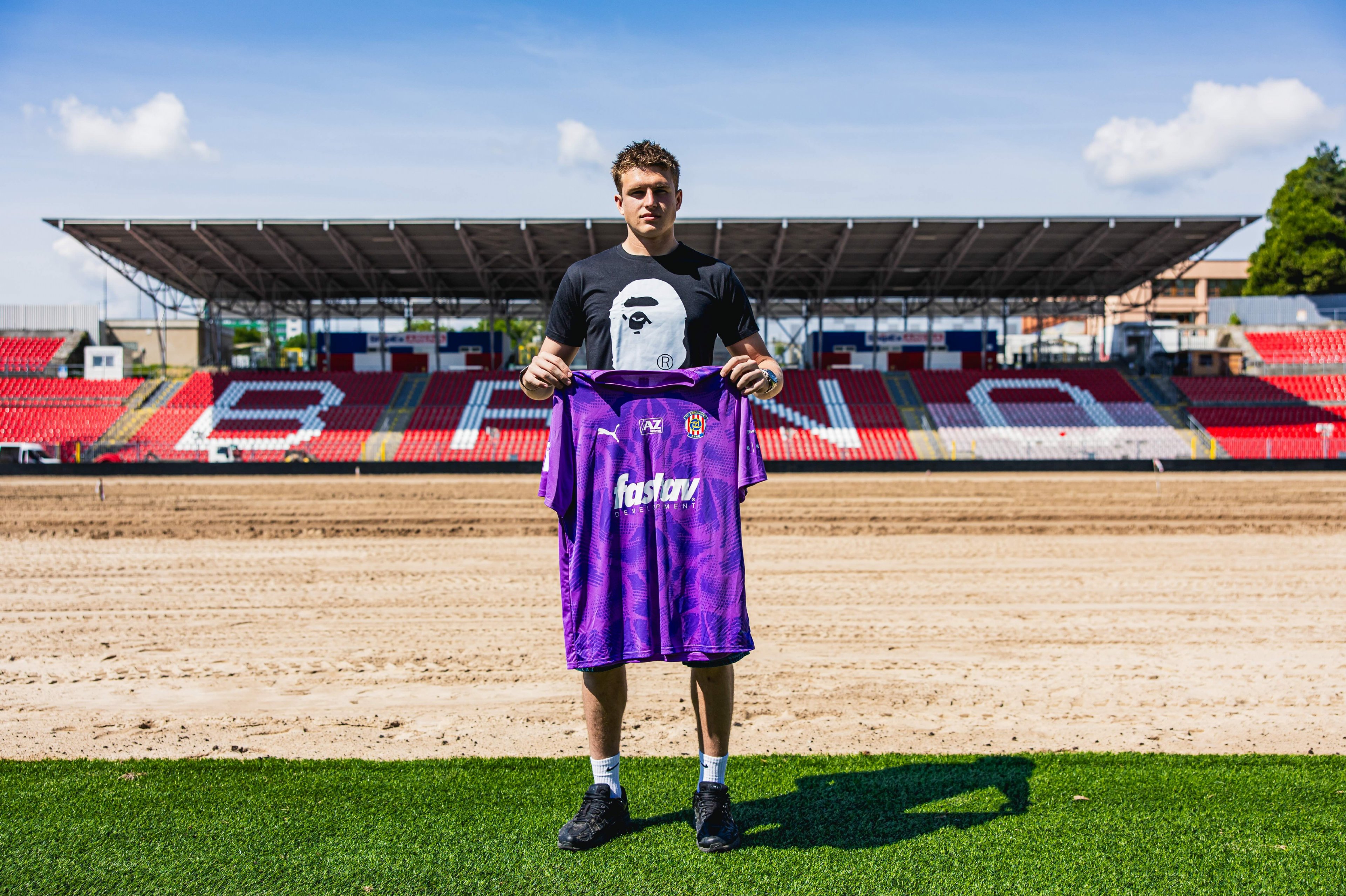 Brank�� Kry�tof Kosteln� prodlou�il smlouvu ve Zbrojovce Brno