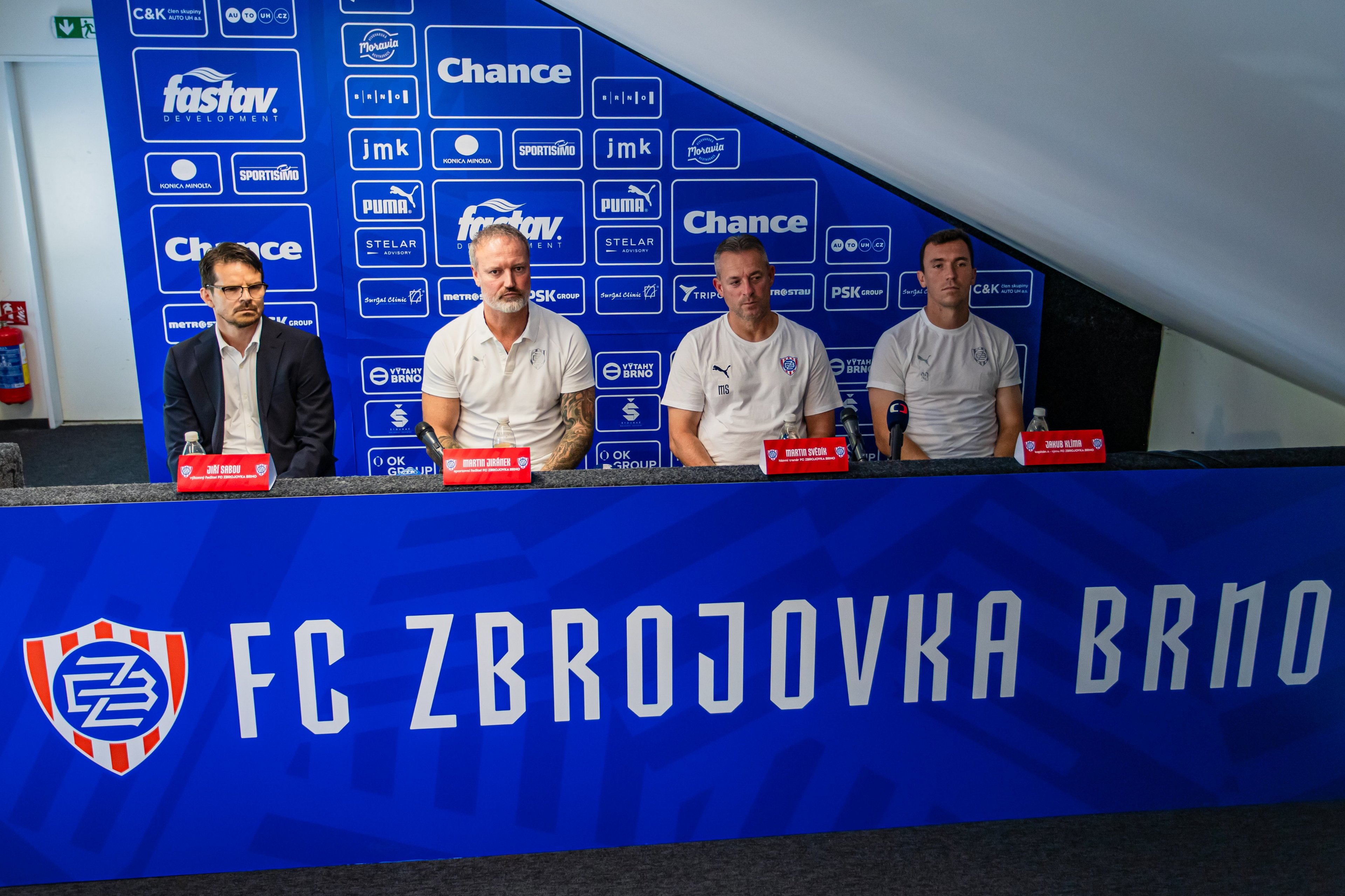 C�le na sezonu mezi elitou, posily a hodnocen� p��pravy. D�le�it� t�mata z tiskov� konference