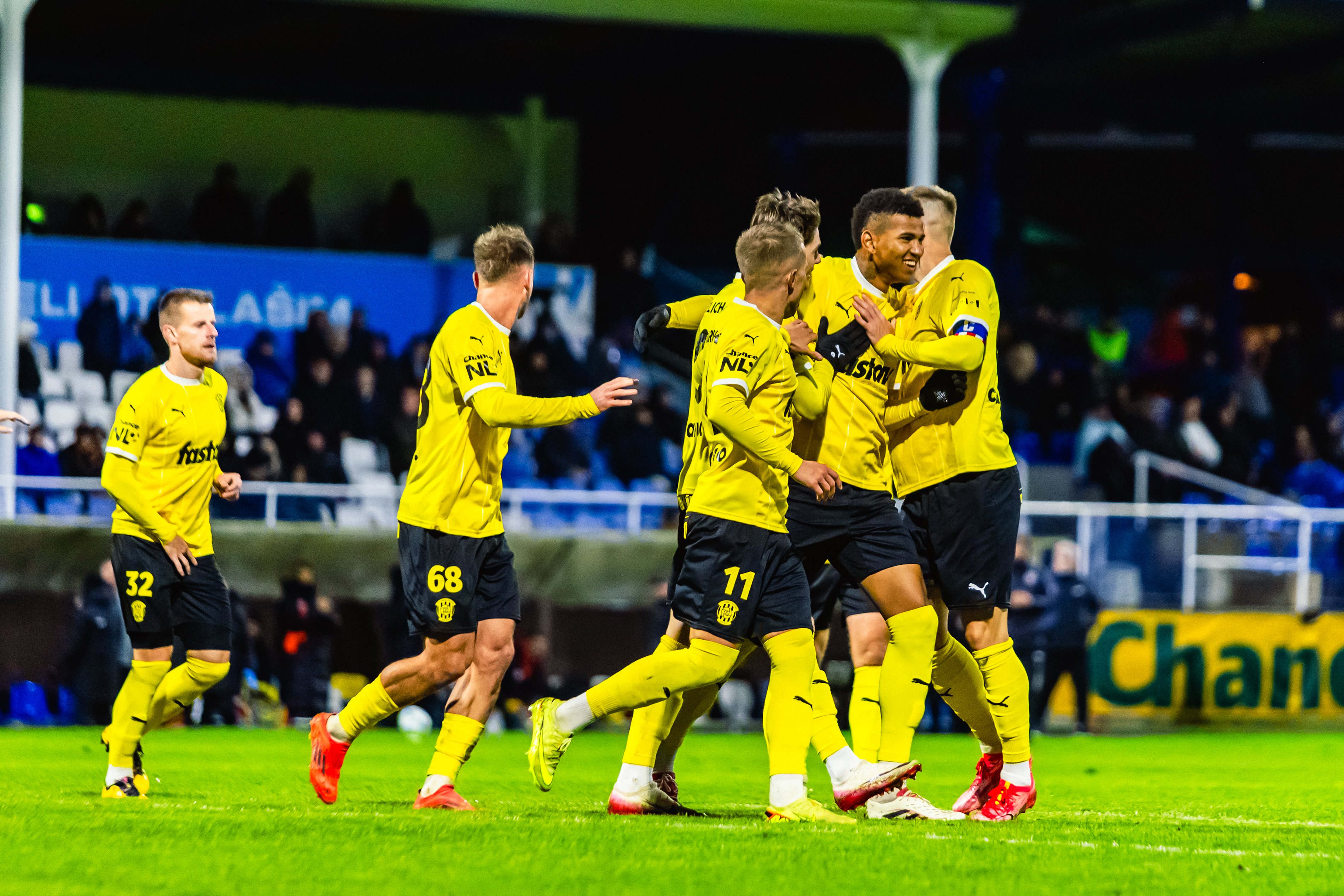 Zbrojovka ve Vla�imi nezav�hala. T�sn� v�t�zstv� za��dil ve druh�m polo�ase Kaka