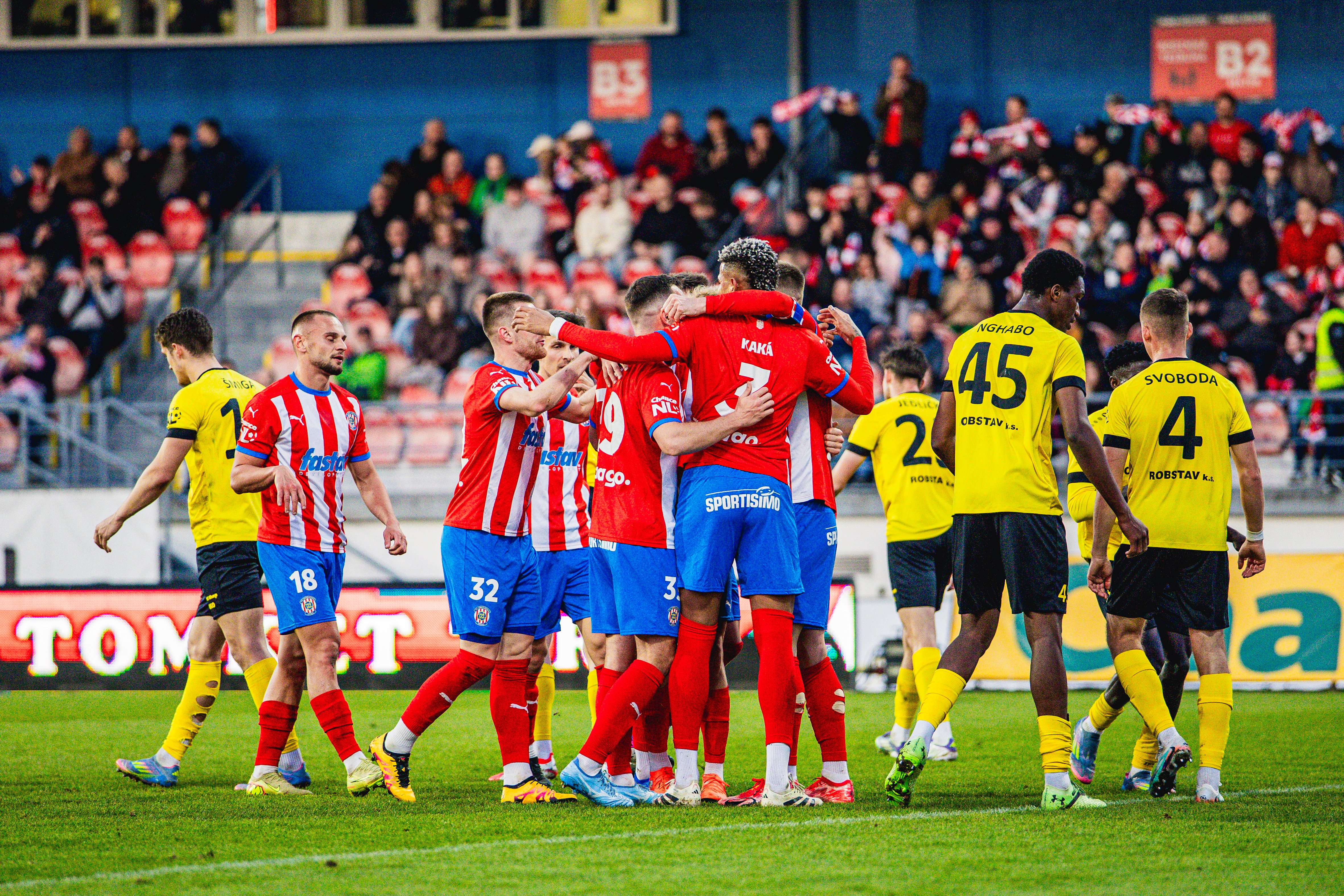 V�t�zn� vstup do jara. T�m�� 5 tis�c div�k� p�ihl�elo v�t�zstv� Zbrojovky nad P��bram� 