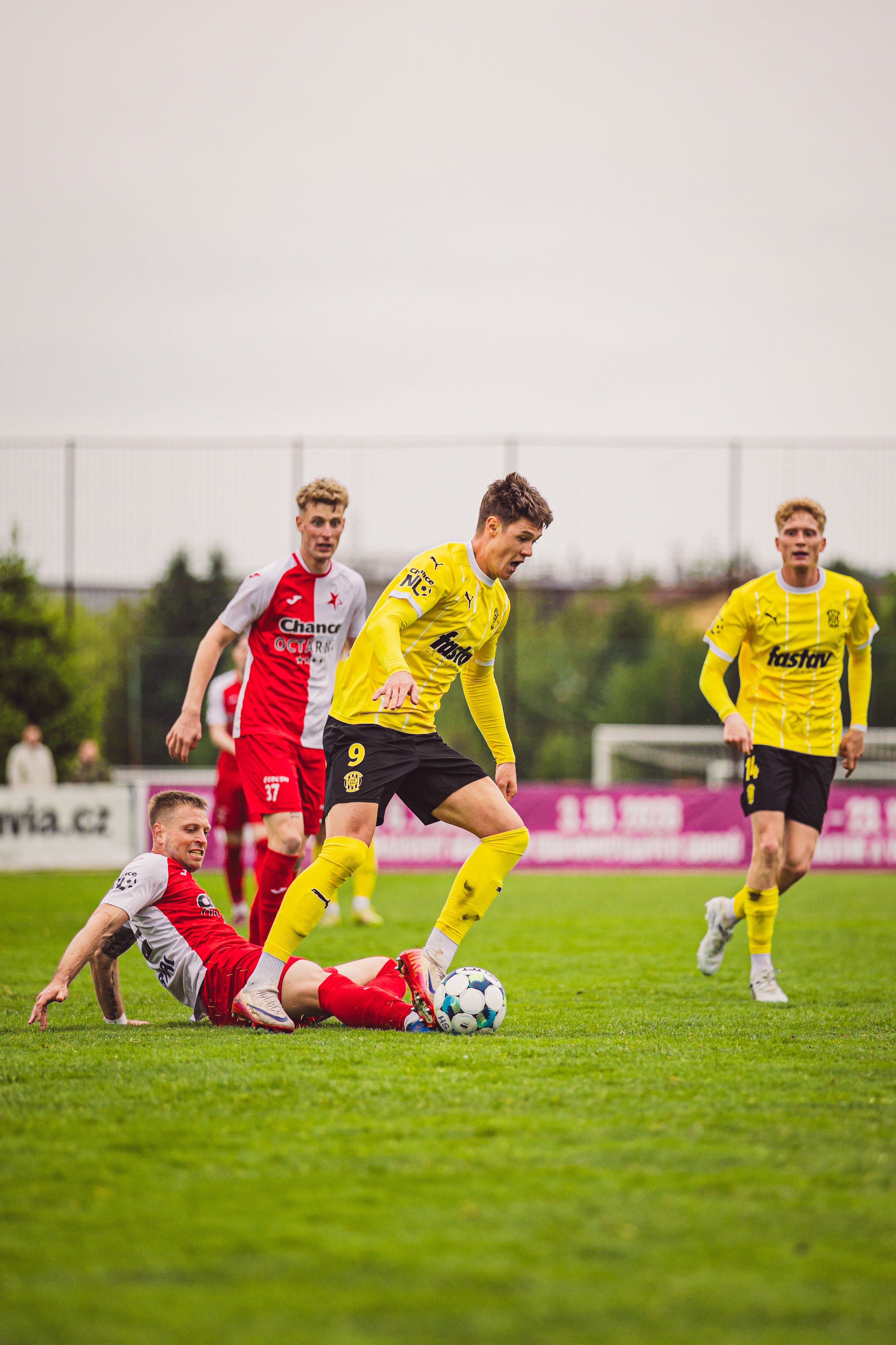 Posledn� v�jezd sezony p�inesl bod. Zbrojovka remizovala s Krom���� 