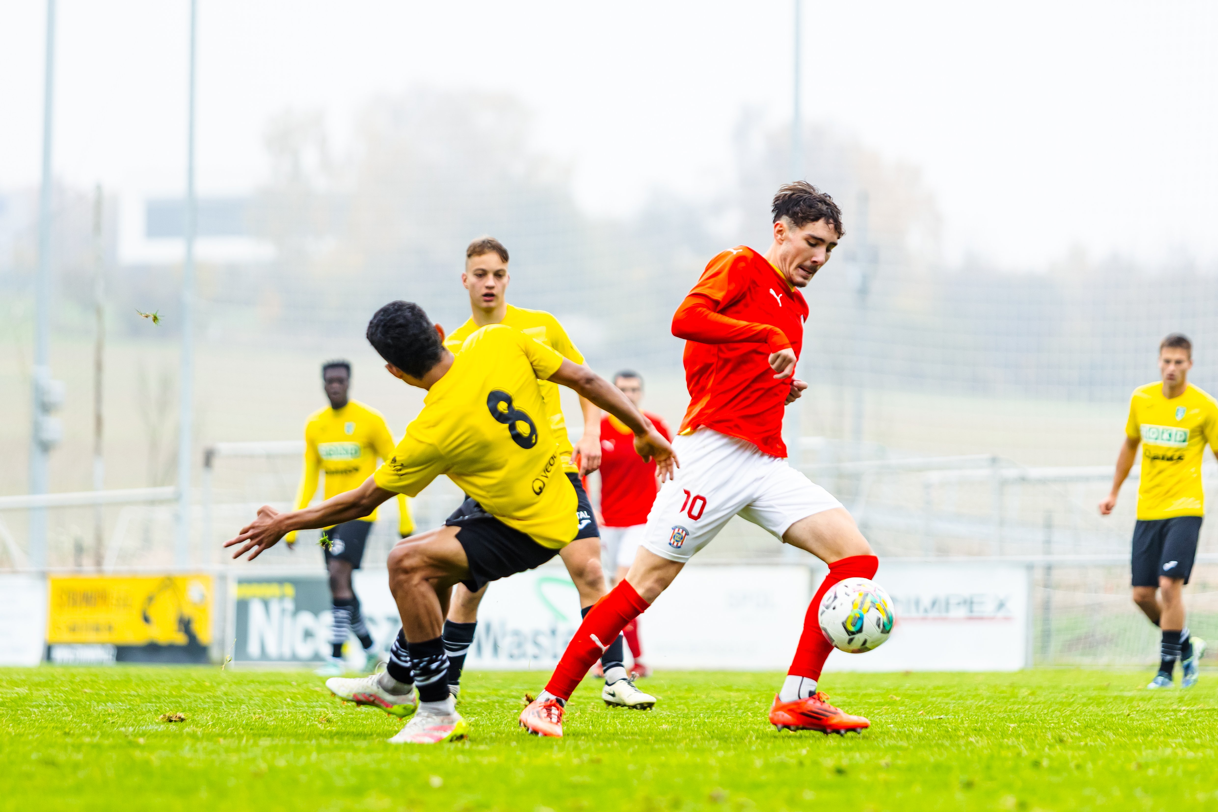 B-t�m doma t�sn� nesta�il na rezervu Karvin�