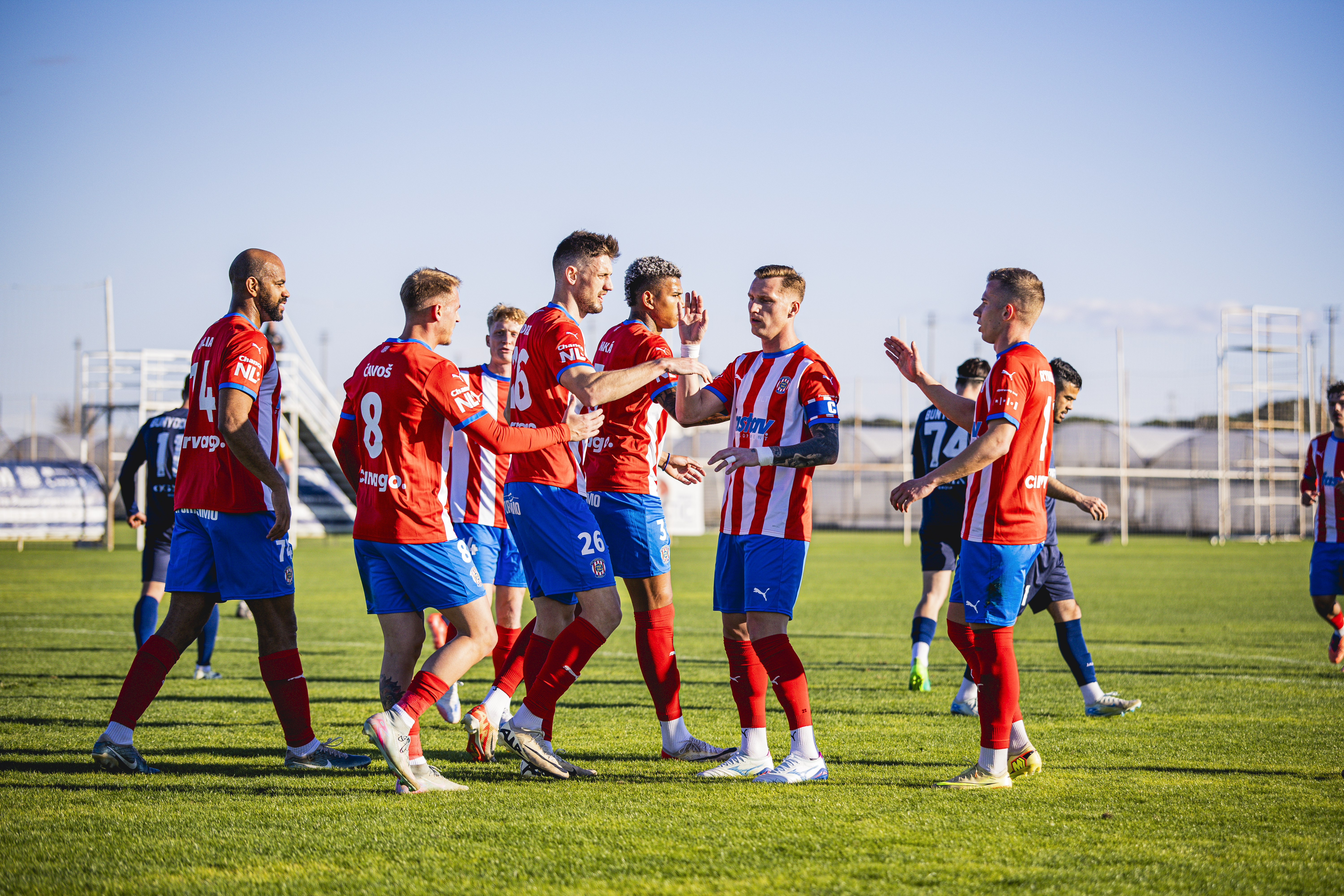 V�t�zn� vstup do zimn� p��pravy. Zbrojov�ci p�ehr�li uzbeck� PFK Bunyodkor 2:0