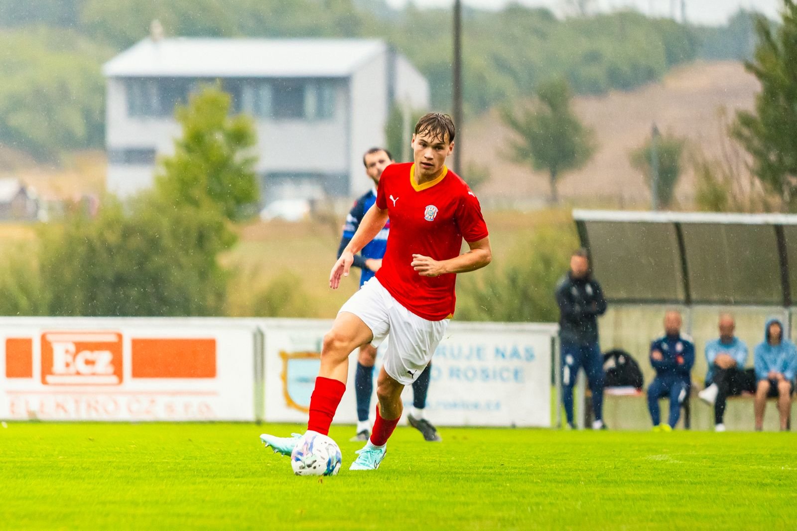 B��ko na l�dra tabulky nesta�ilo. T�inec prodlou�il neporazitelnost 