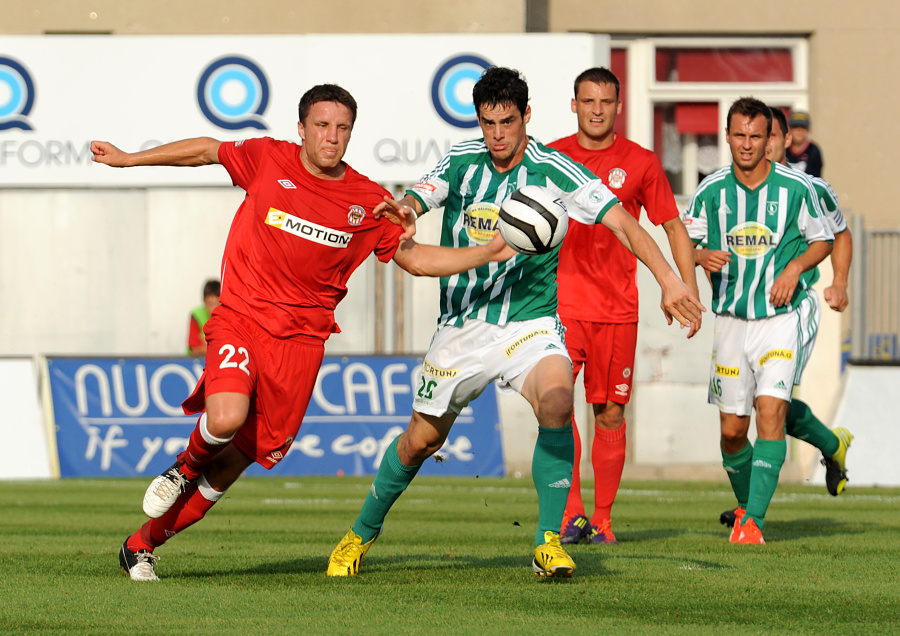 Teplice vyplen�ny! Prvn� leto�n� venkovn� v�hru trefil Schuster