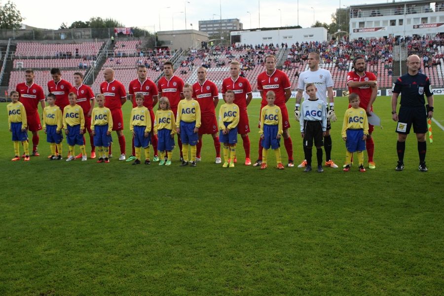 Na Slavii bez Ko���la, Pa�ka a Mezl�ka, Zavadil se sebezap�en�m
