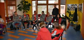 Zbrojov�ci nav�t�vili d�ti z D�M Vesla�sk�