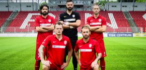 U� v sobotu vych�z� speci�ln� p��loha Den�k Rovnost fand� Zbrojovce
