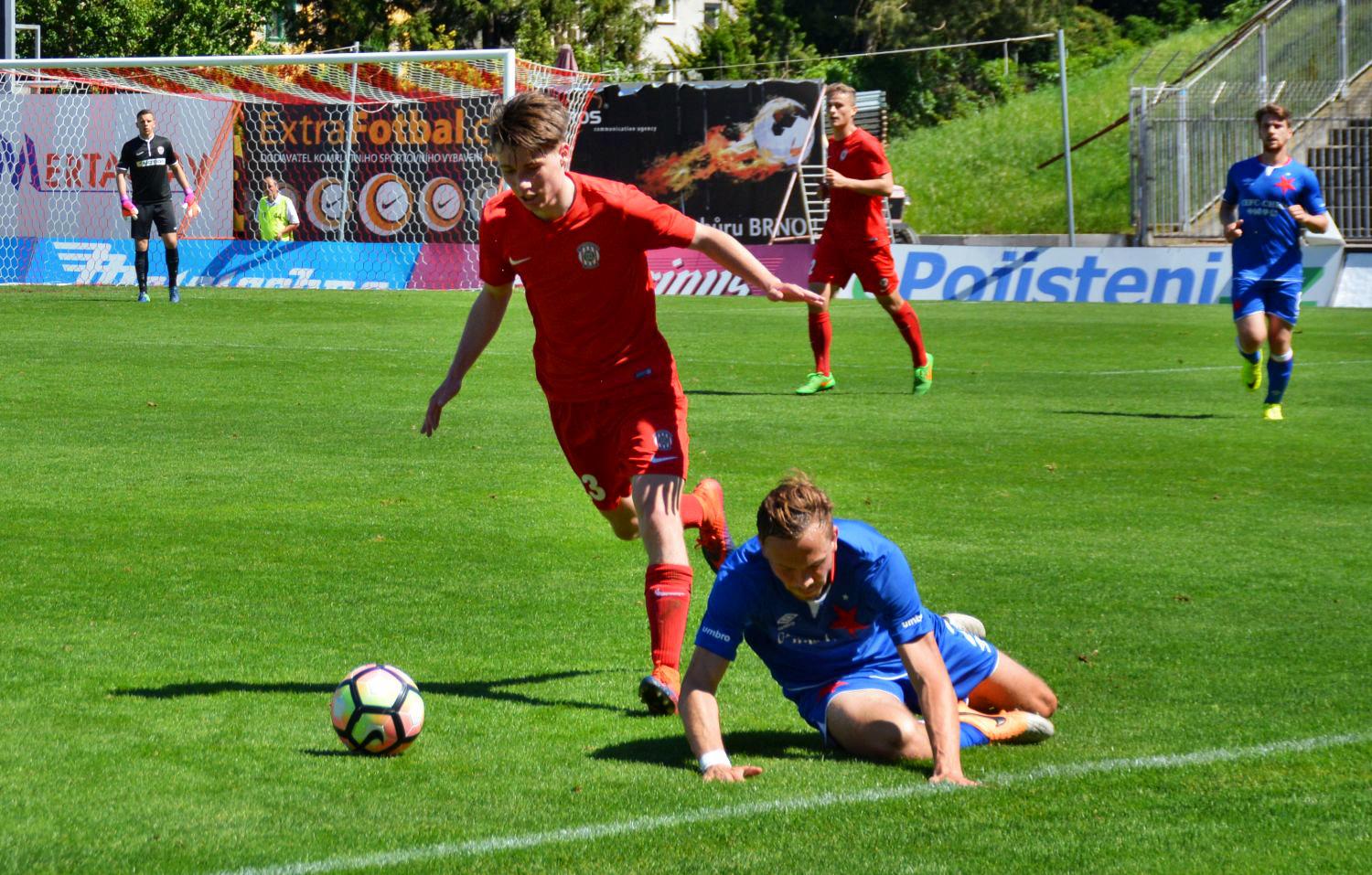 Junio�i po rem�ze se Slavi� uh�jili t�et� m�sto