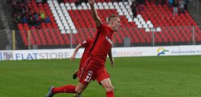 Mus�m d��t d�l, p��t� u� snad v�hru tref�m, p�eje si smutn� st�elec �koda