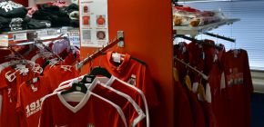 Zbrojov�ck� Fanshop m� nov� otev�eno t�ikr�t t�dn�!