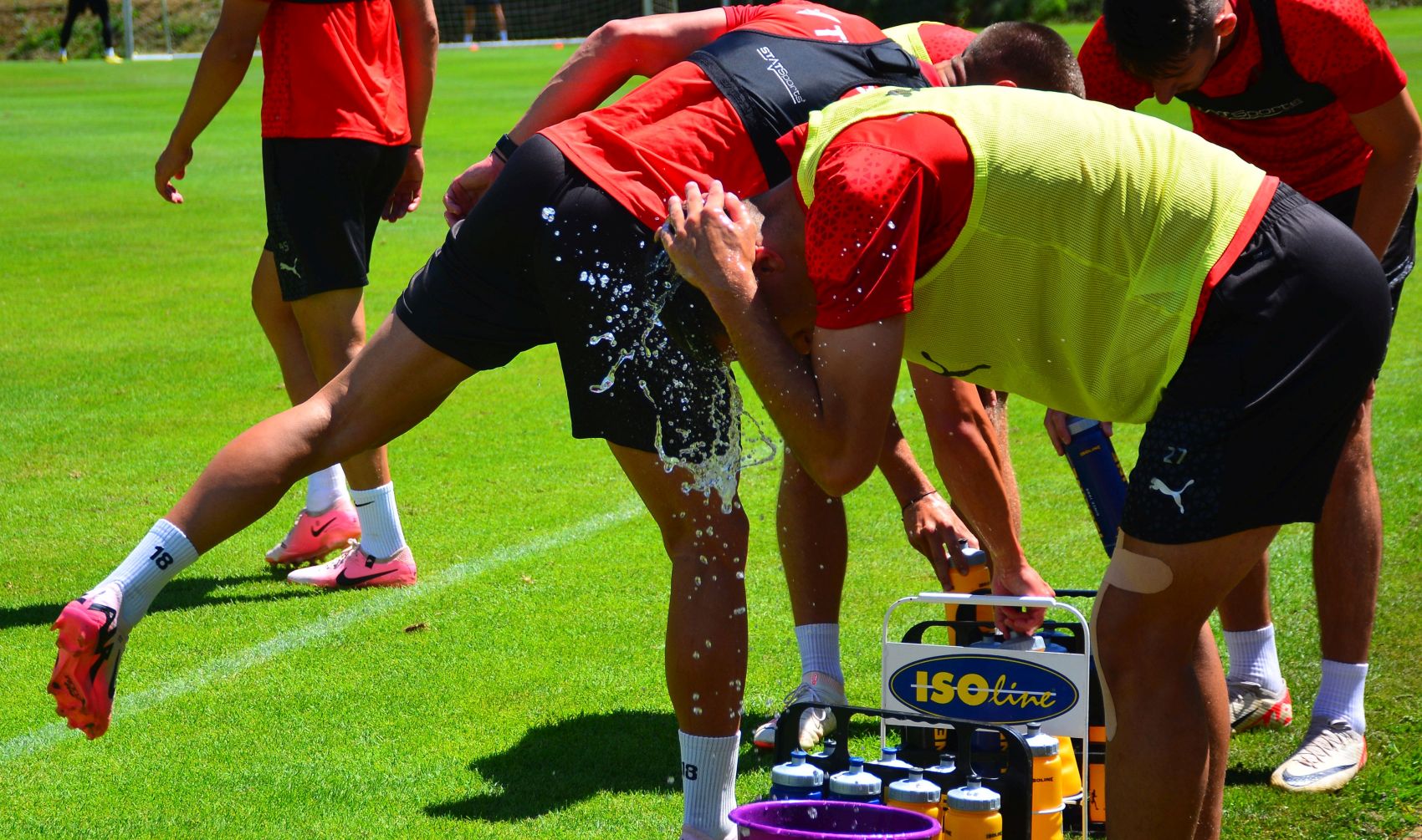 VIDEO: �tvrt� den na soust�ed�n�