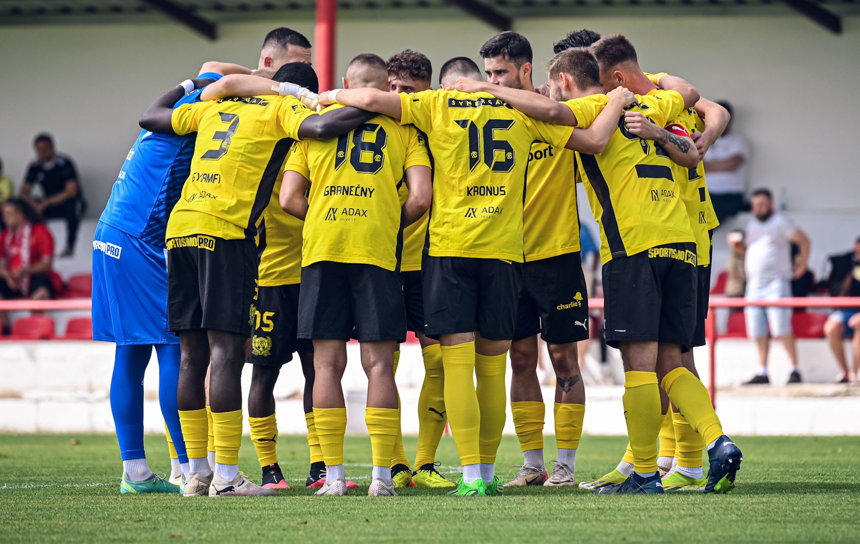 Na �vod p��pravy p�t branek v Poho�elic�ch