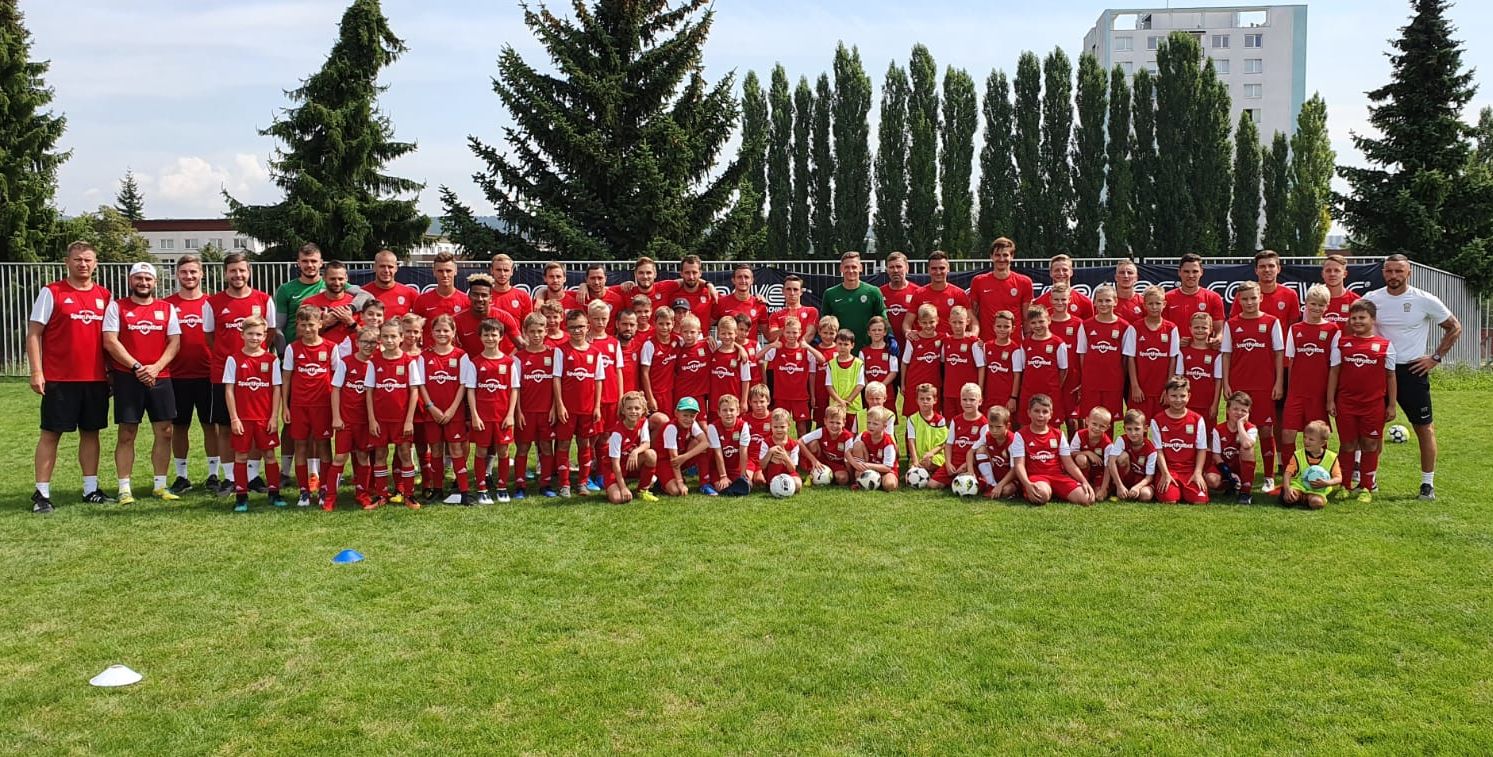 Na Srbsk� prob�h� ji� turnus letn�ho Coerver kempu