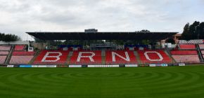 Nejbli��� dva z�pasy se odehraj� bez div�k�