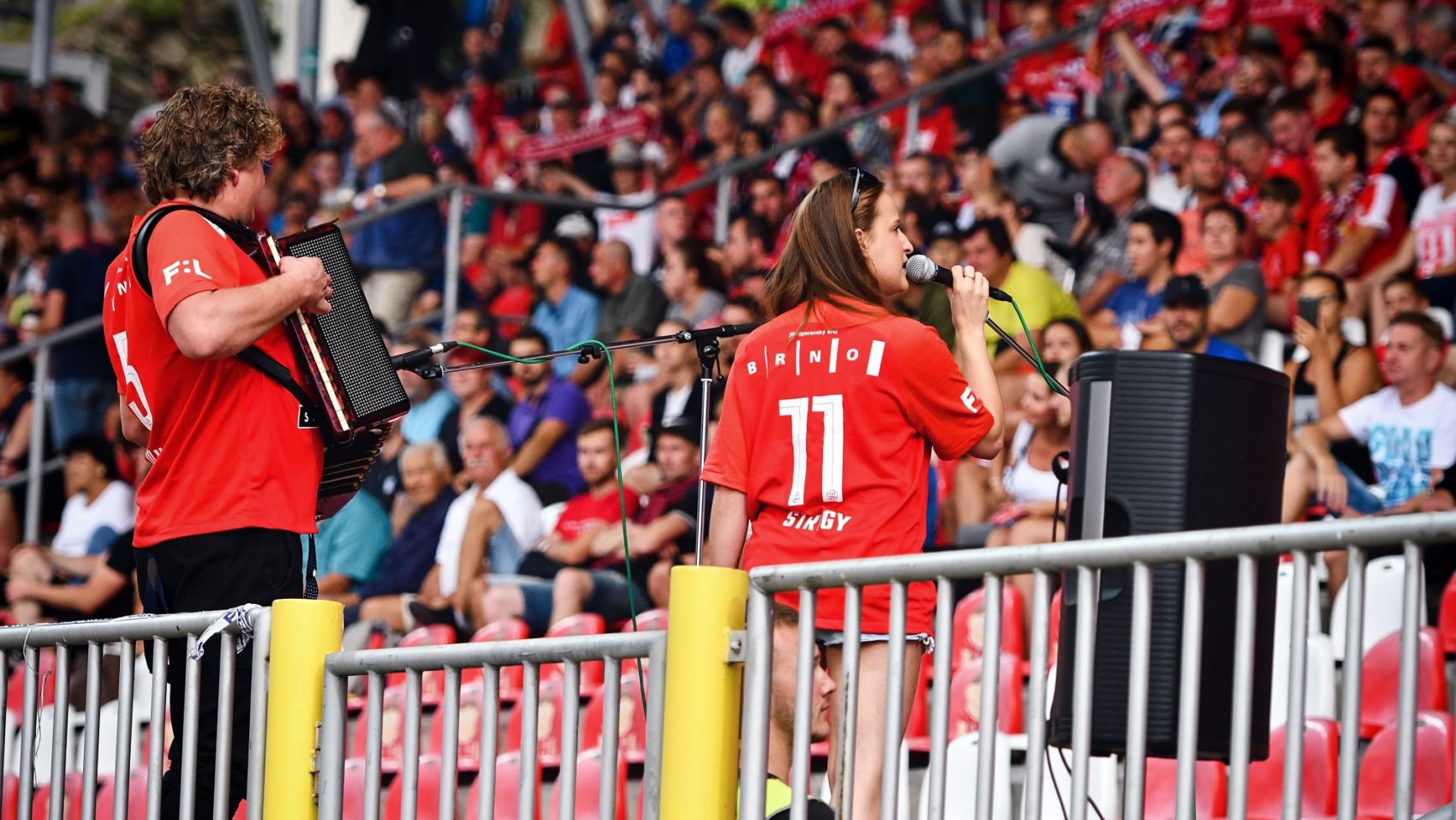 VIDEO: Zbrojov�ck� hymna p�ed utk�n�m se Spartou!