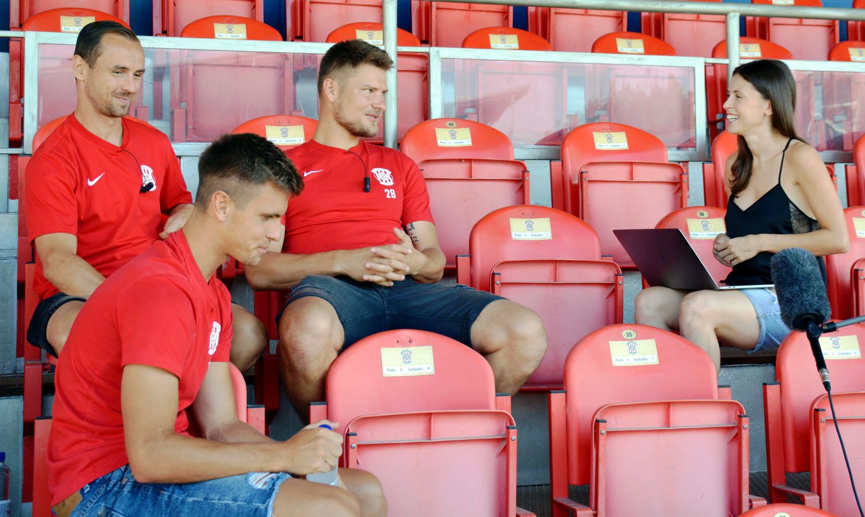 STUDIO FLINTA: Letn� speci�l s Dreksou, R�skem a Moravcem!