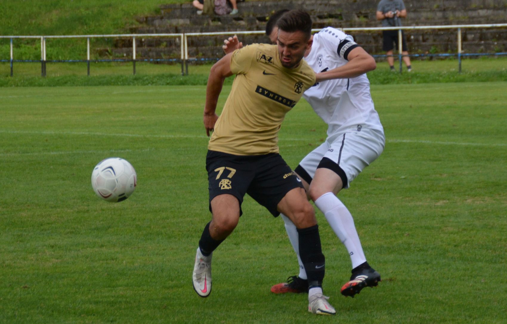 �to�n�k Martin Zikl p�estupuje do L�n�