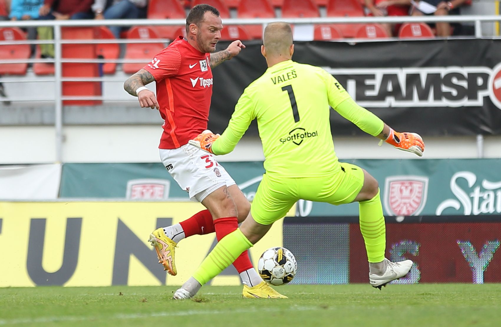 Zlep�en� v�kon po p�li nesta�il, Zbrojovka podlehla Klokan�m