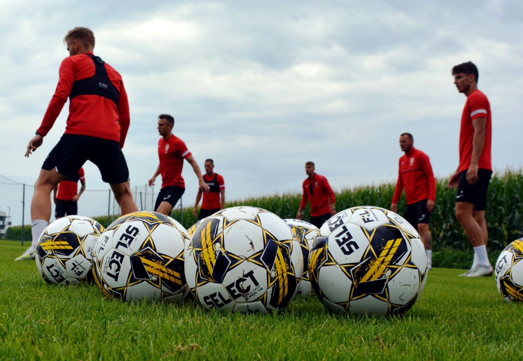 VIDEO: �tvrt� den na soust�ed�n�