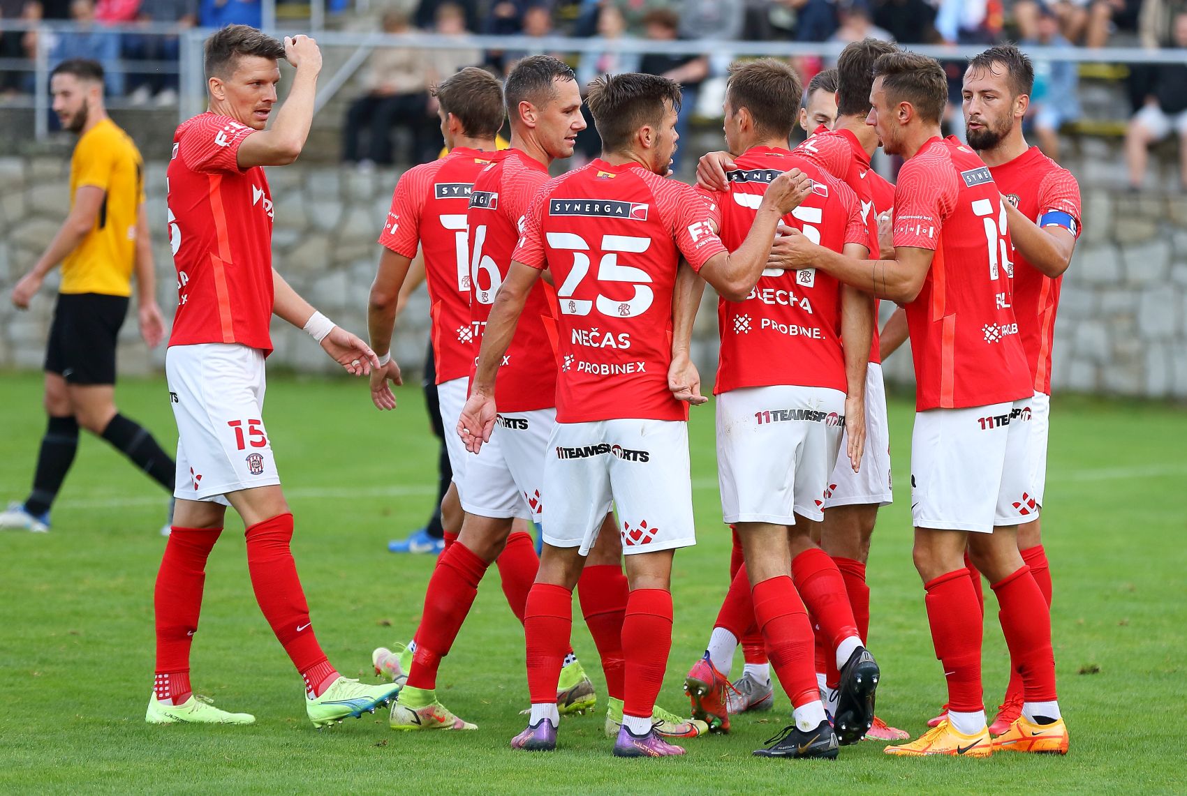 VIDEO: Sest�ih poh�rov�ho utk�n� v Rosic�ch