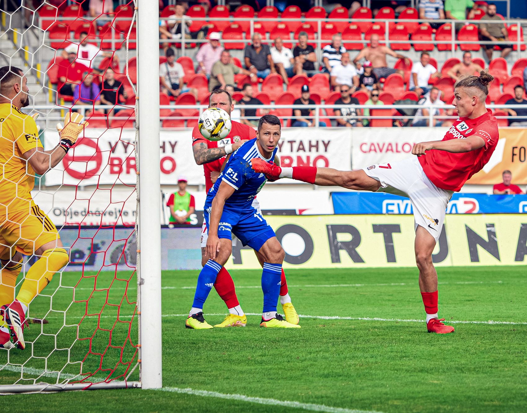 STUDIO FLINTA: Dal��m hostem bude Filip Sou�ek!