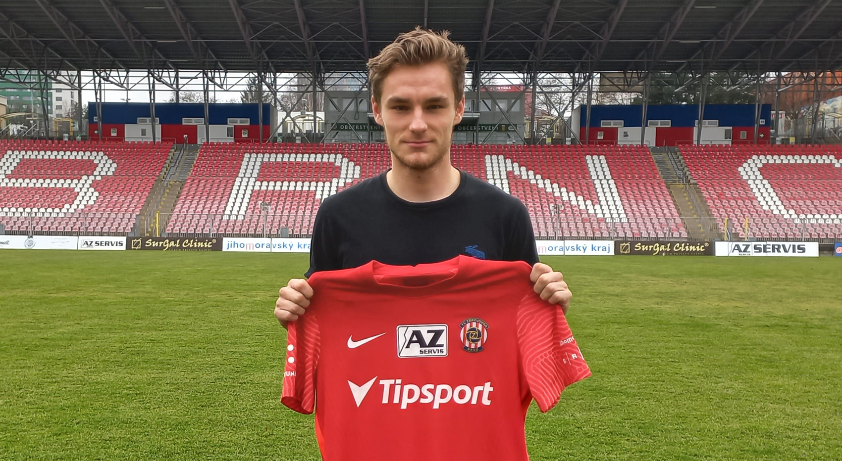 Josef Ko�eluh p�ich�z� na dlouhodob� hostov�n� s opc�