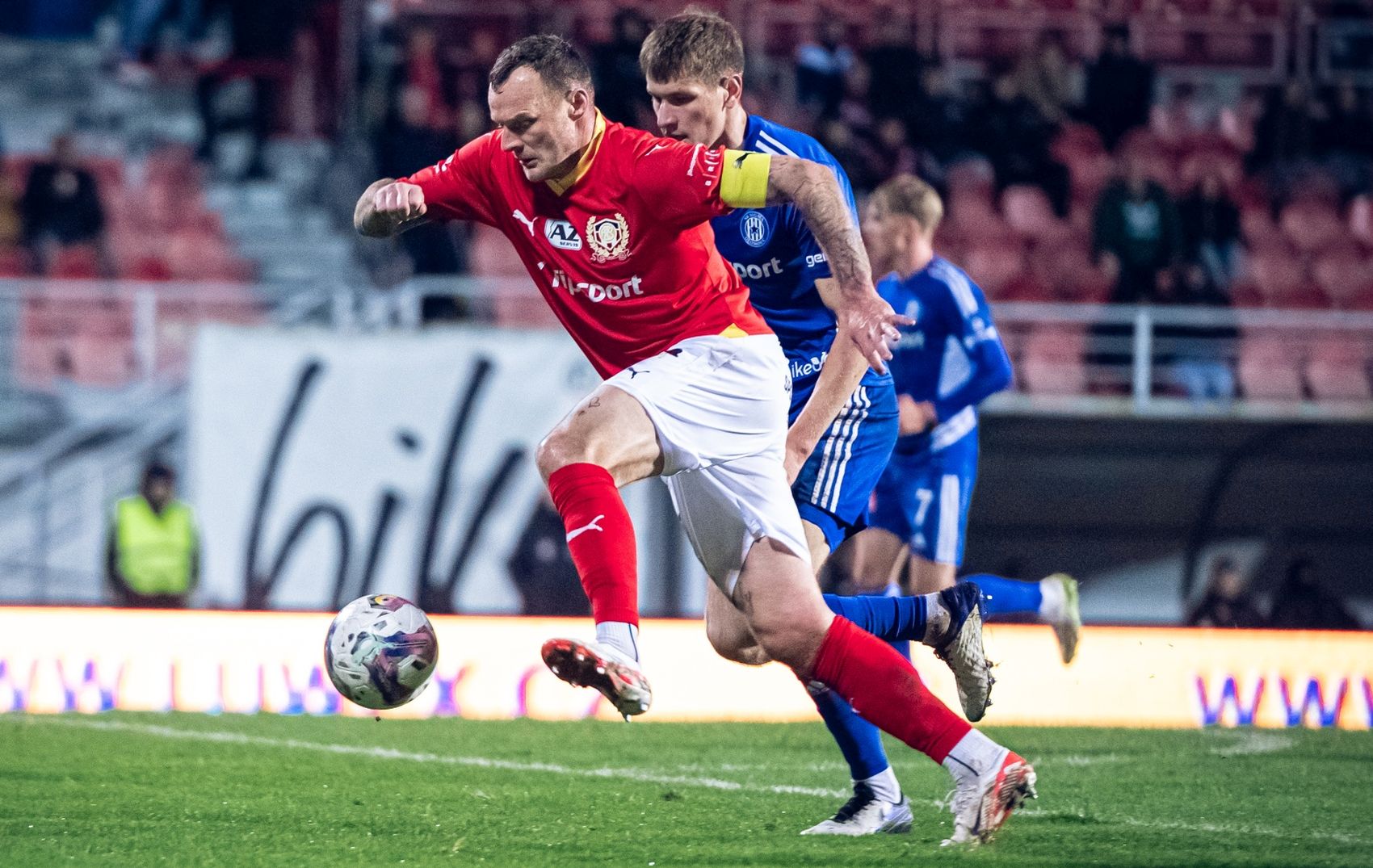 VIDEO: Stra�n� v�kon, �tvalo po utk�n� �ezn��ka