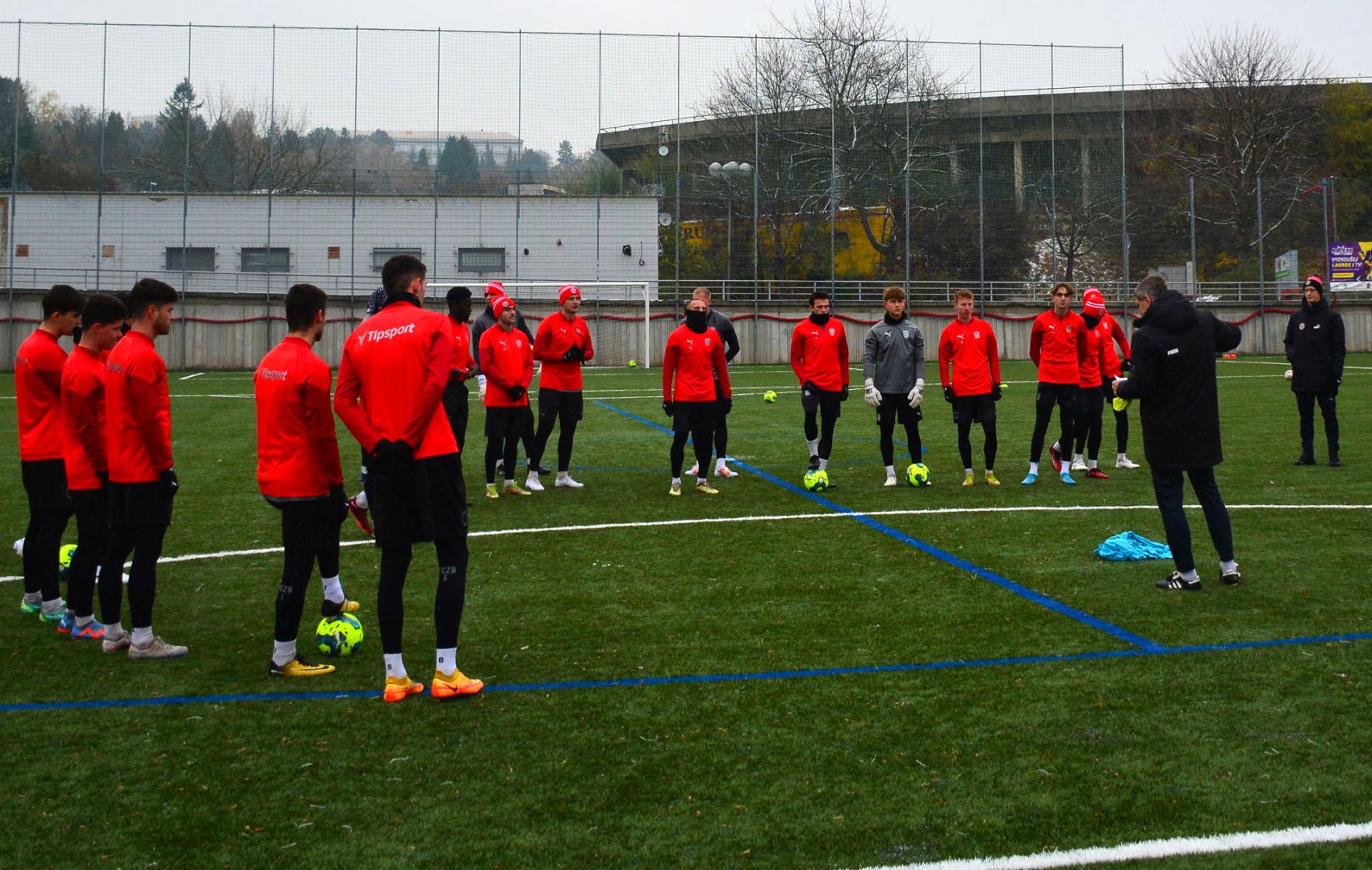 Zbrojov�ci zah�jili dvout�denn� tr�ninkov� blok