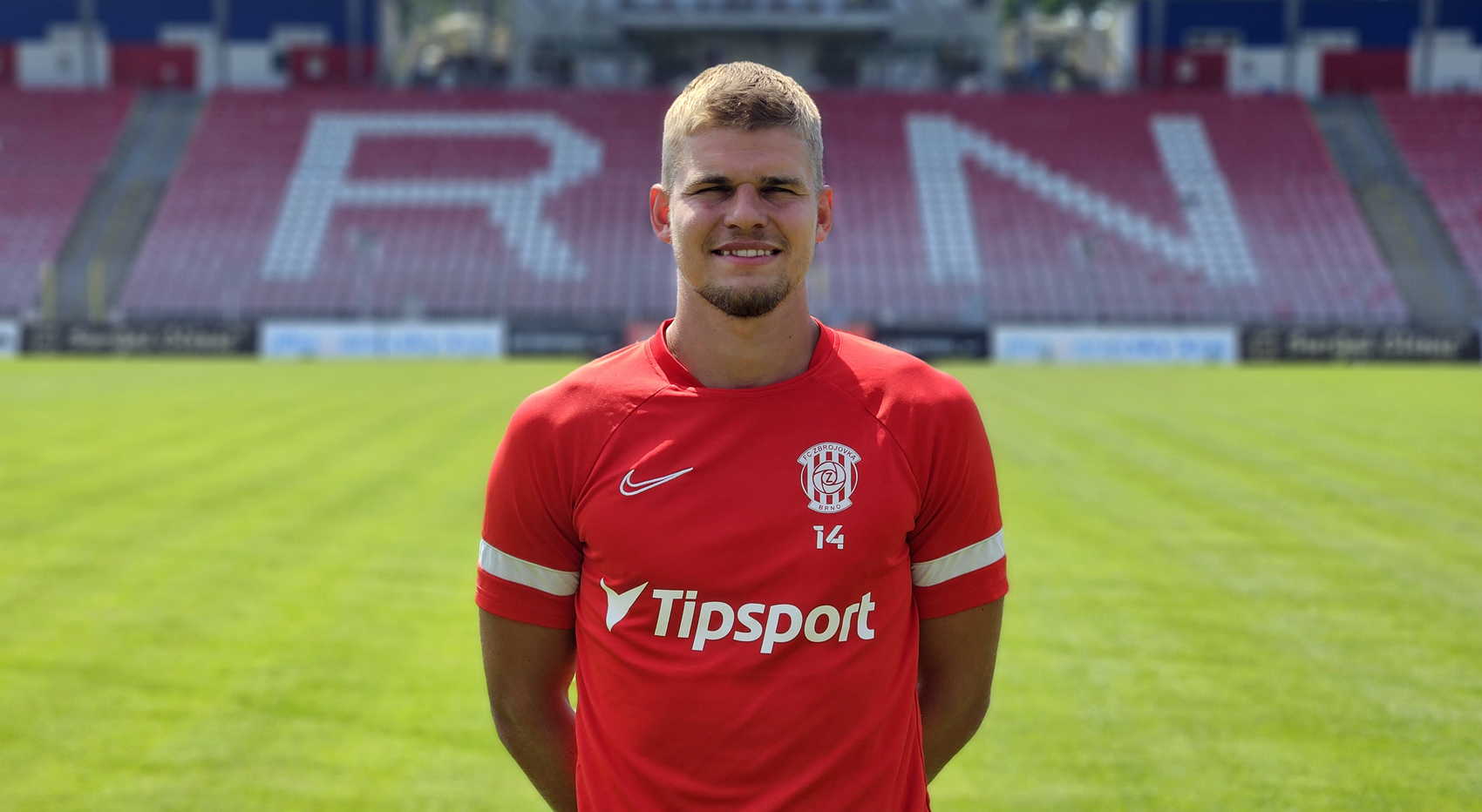 K t�mu se p�ipojil zad�k Martin Nov�