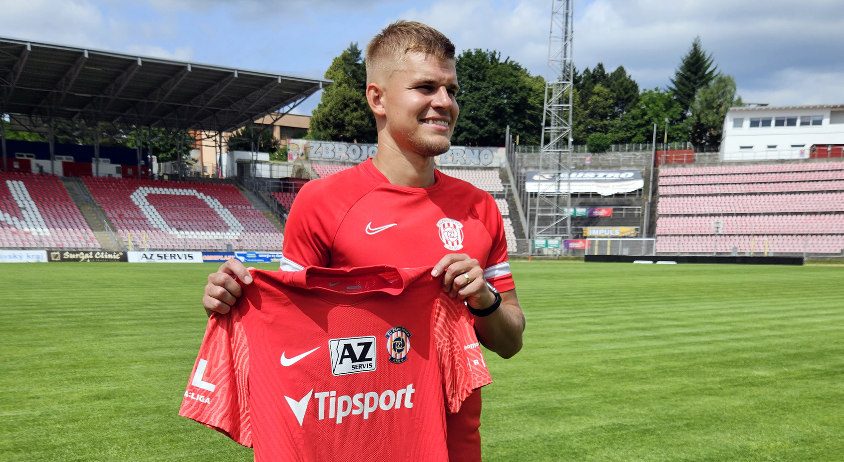 Potvrzeno, Martin Nov� u� je hr��em Zbrojovky