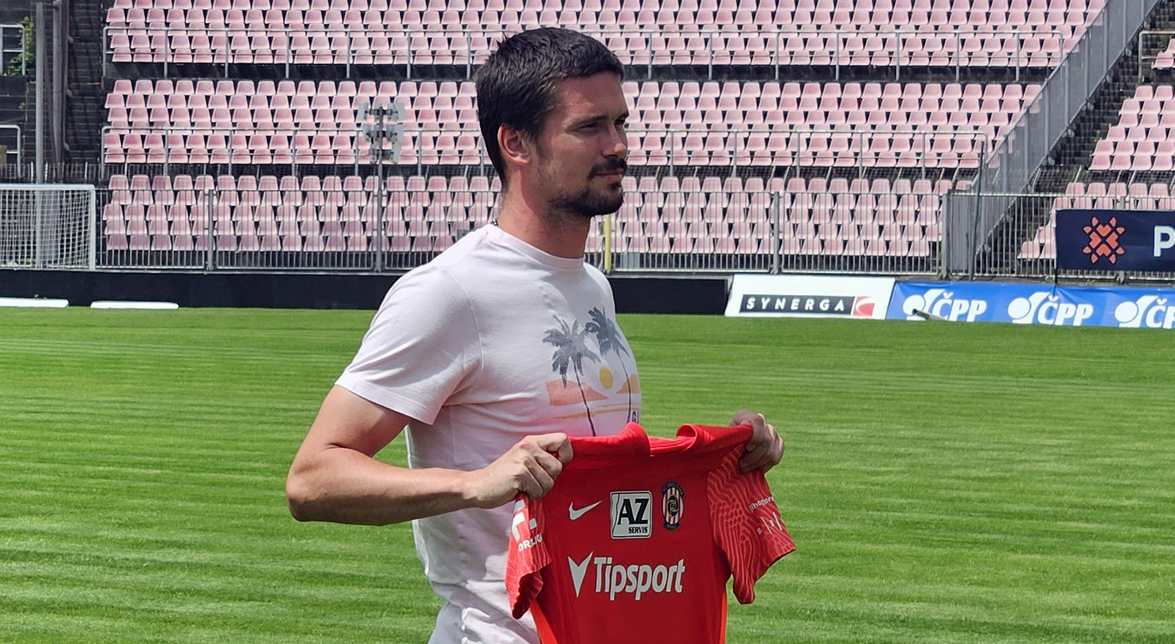 VIDEO: Martin Toml u� je hr��em Zbrojovky