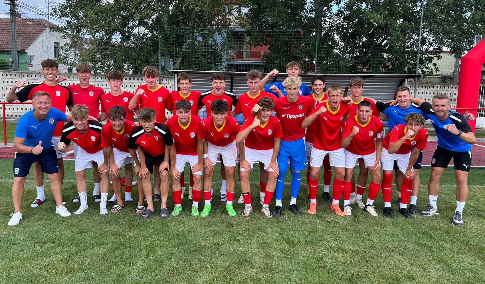 U17: P�t� m�sto na Hara�tov� memori�lu