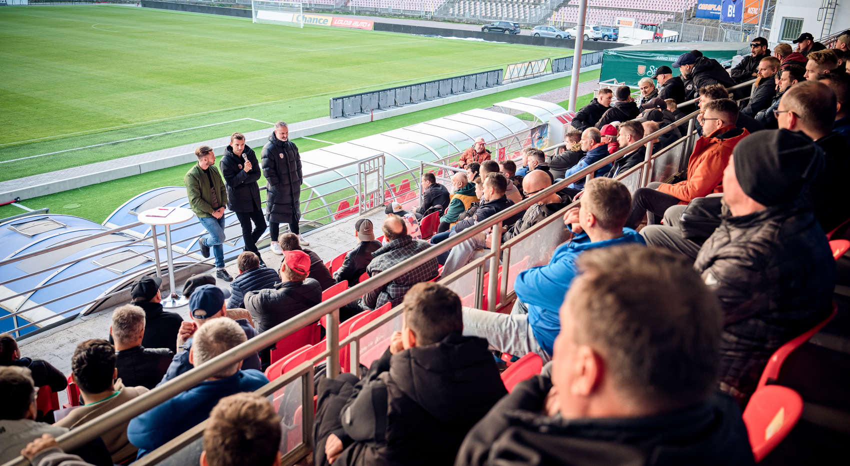 Prvn� setk�n� nov�ho veden� s fanou�ky Zbrojovky