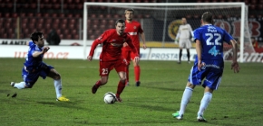 Dv� vst�elen� branky na body nesta�ily, Dukla porazila Zbrojovku 3:2