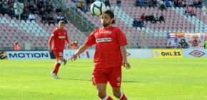 Op�vovan� st�edopola� p�ekonal zran�n� a znovu sv�m v�konem uchv�til tribuny