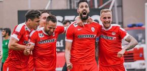 Klobouk dol� p�ed fanou�ky, chv�lil dvoug�lov� st�elec Magera