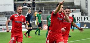 VIDEO: Zb�v� p�ekonat posledn� p�ek�ku, burcuje �imon �umbera