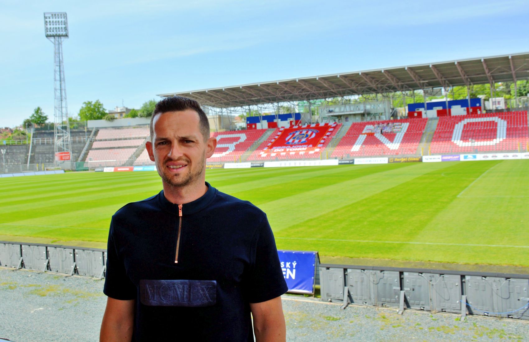 STUDIO FLINTA: Dal��m hostem bude Mario Holek!