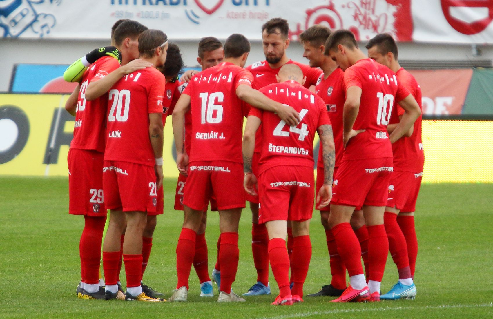 VIDEO: Sest�ih v�t�zn�ho utk�n� s T�incem