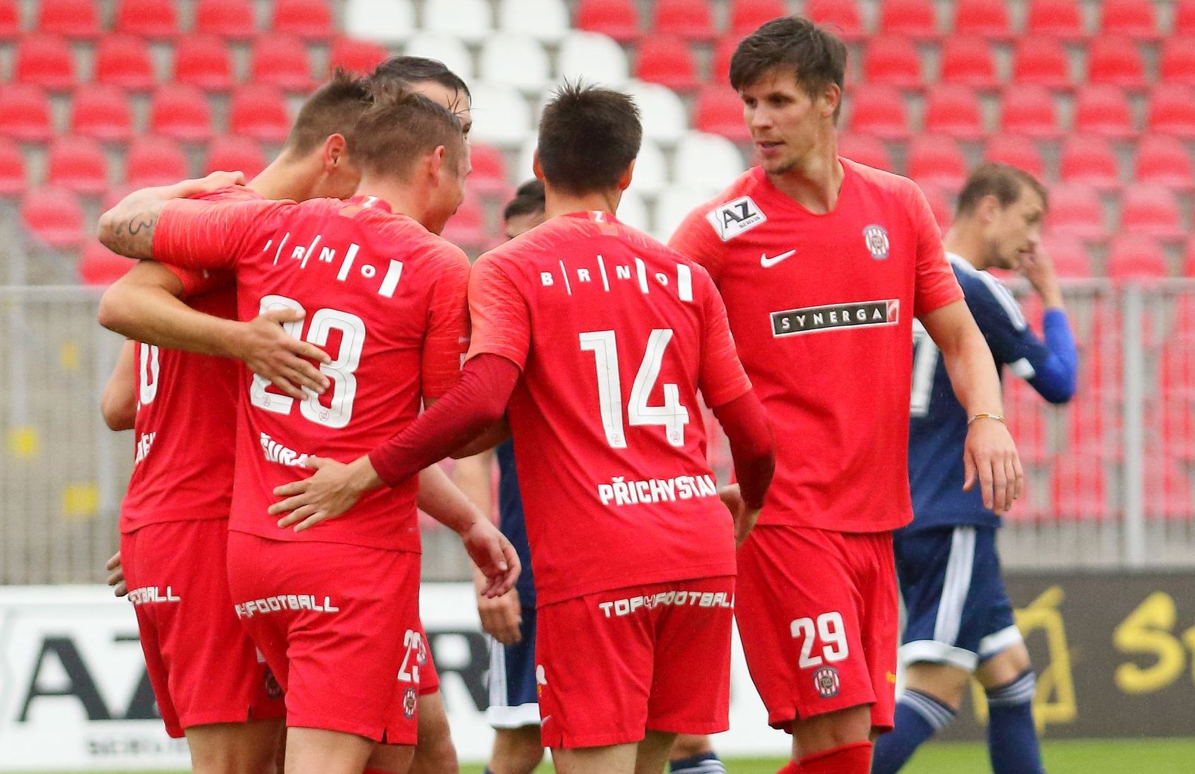 VIDEO: �est g�l� proti Uni�ovu