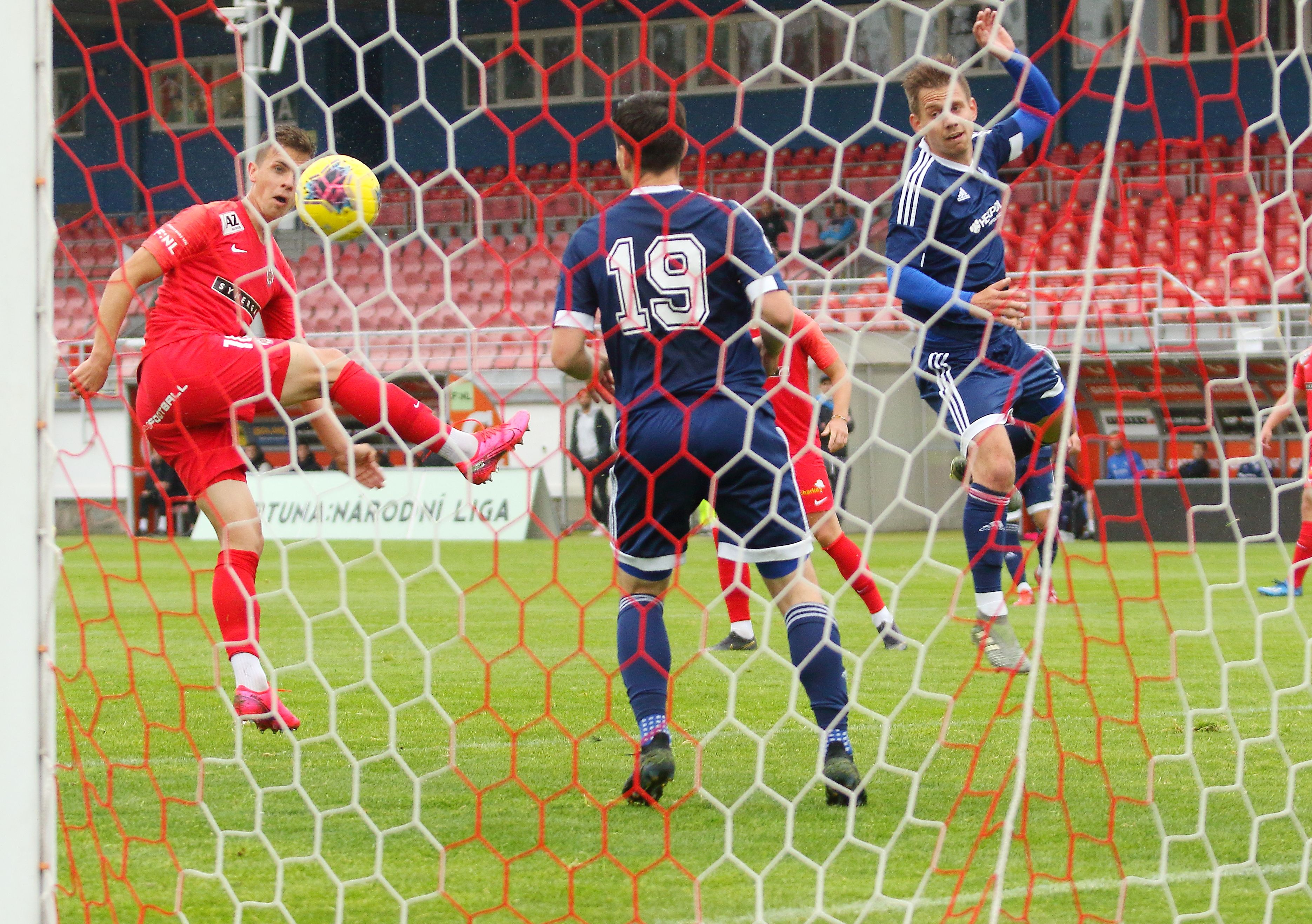 VIDEO: V prvn�m utk�n� po pauze porazila Zbrojovka Uni�ov 6:0