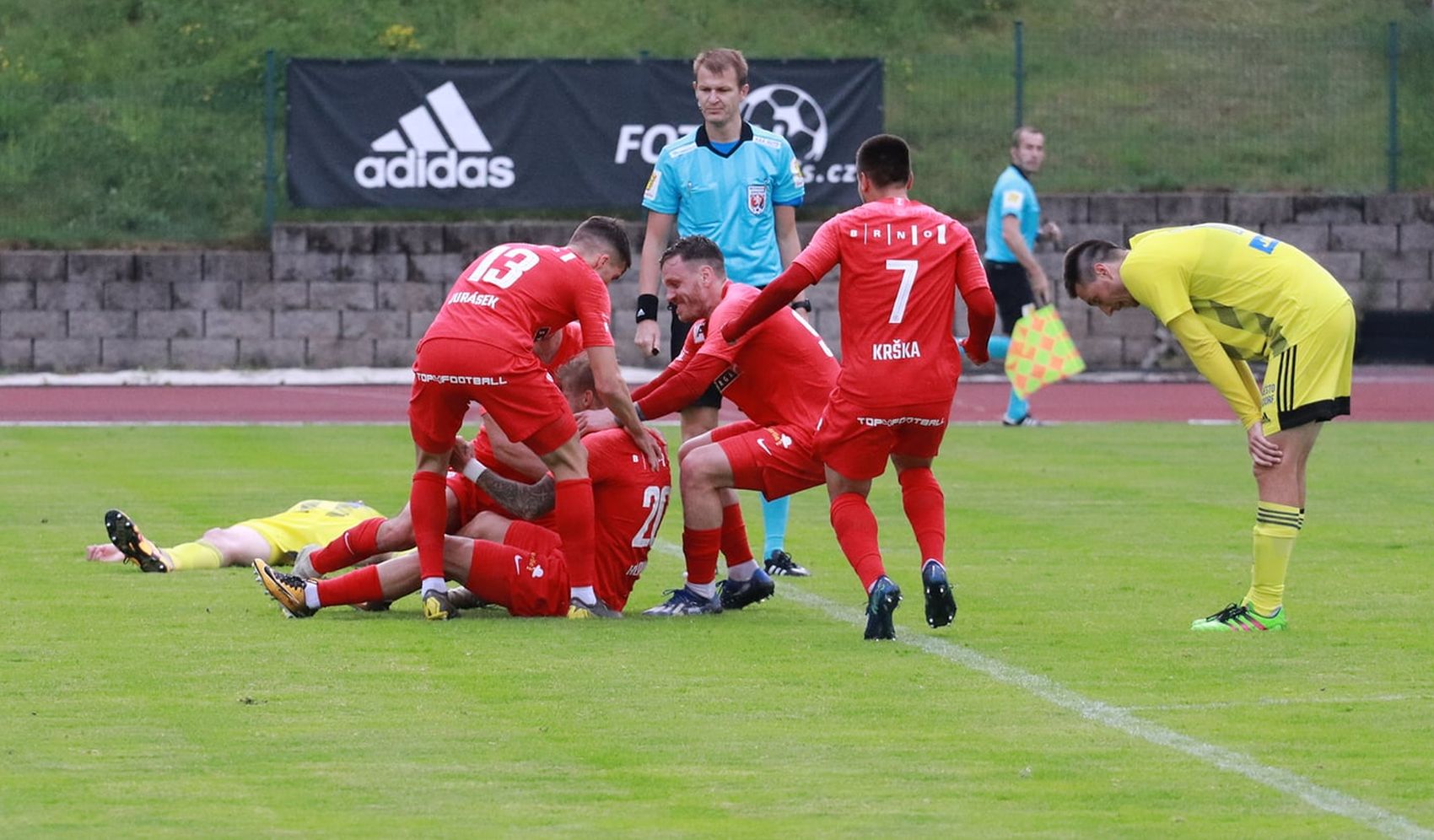 VIDEO: Sest�ih v�t�zn�ho utk�n� ve Varnsdorfu