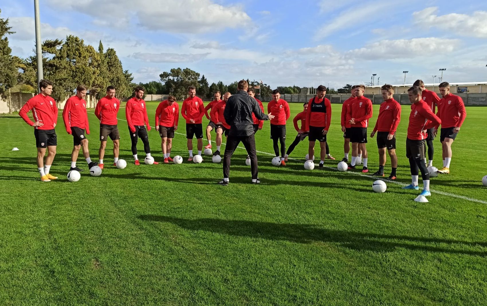 SOUHRN: Druh� den na soust�ed�n�