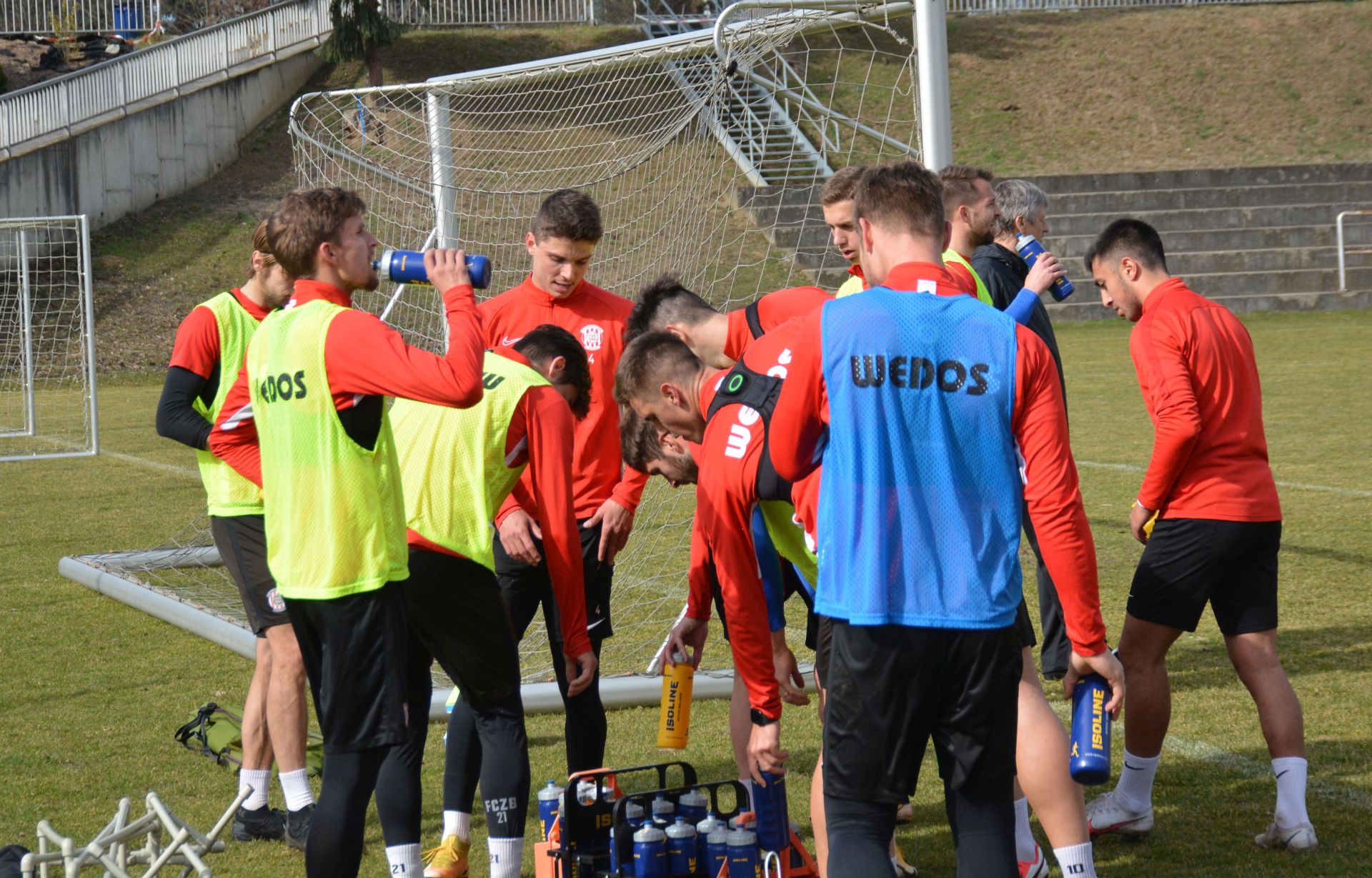 FOTO: Po voln�m v�kendu zp�t v tr�ninku