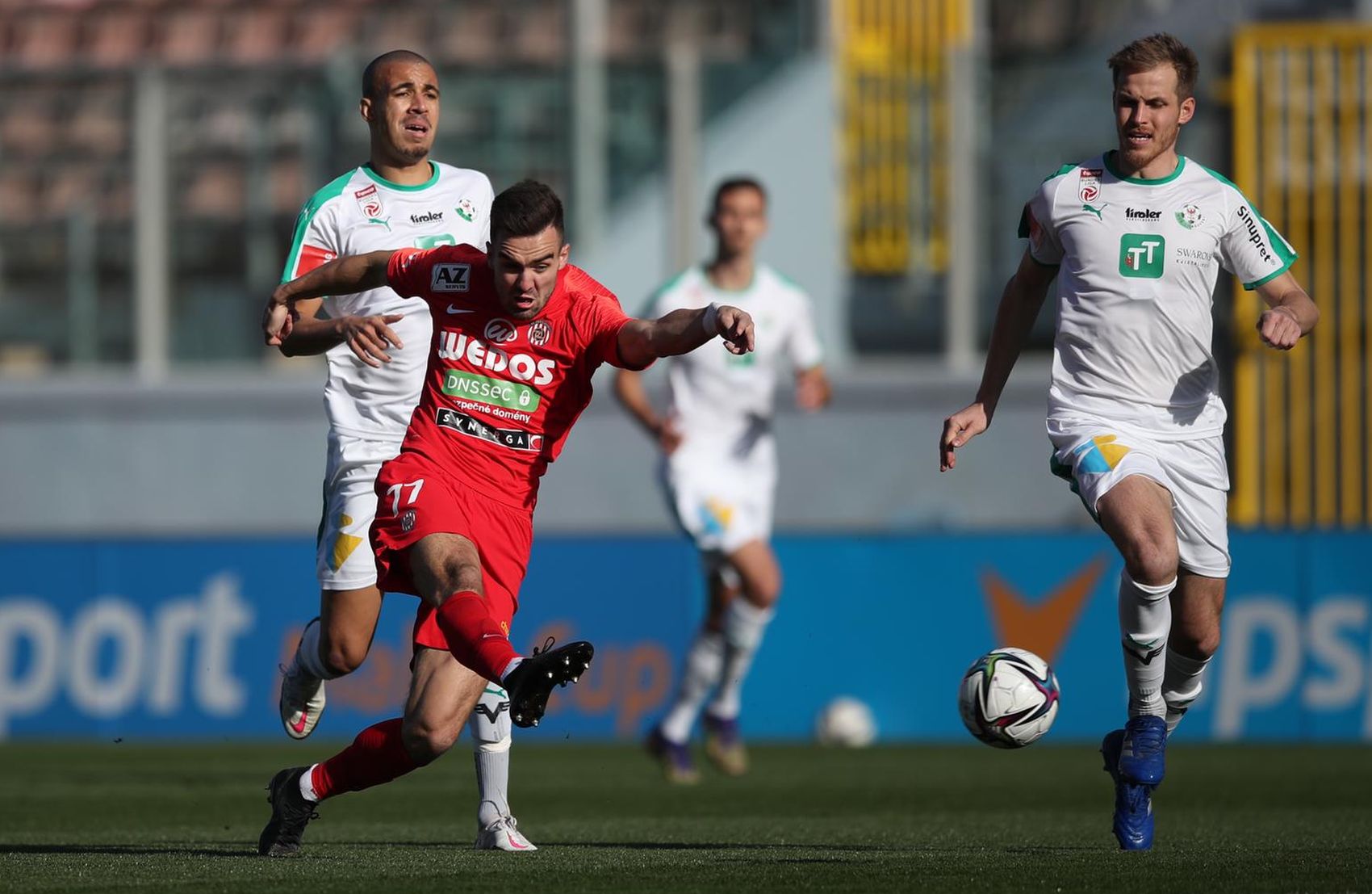 Zbrojov�ci na hostov�n� - Zikl op�t sk�roval