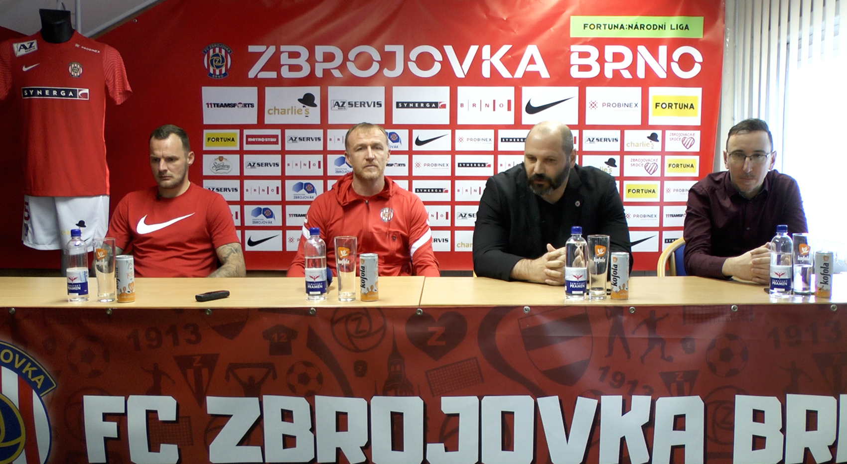 VIDEO: Tiskov� konference p�ed startem jarn� ��sti